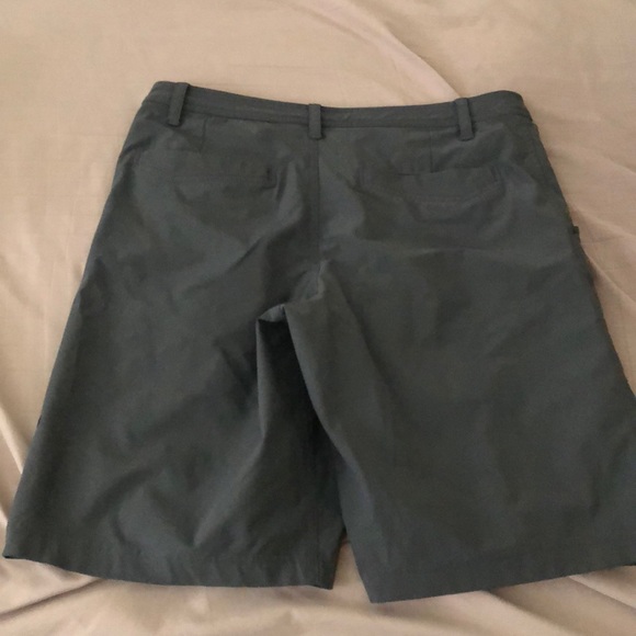 Men’s Lululemon casual shorts - Picture 2 of 3